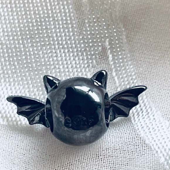 🦇 NWOT Bat Charm – Halloween ✨ - Picture 8 of 8